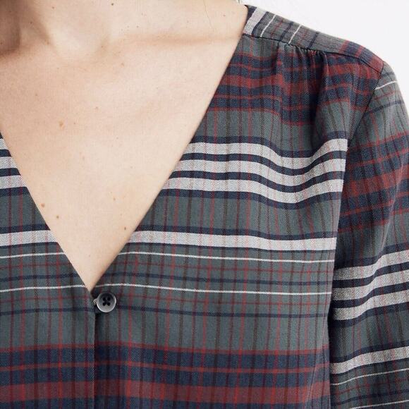 Madewell V-Neck Button-Down Shirt in Pineview Plaid Small NWT - Picture 2 of 9